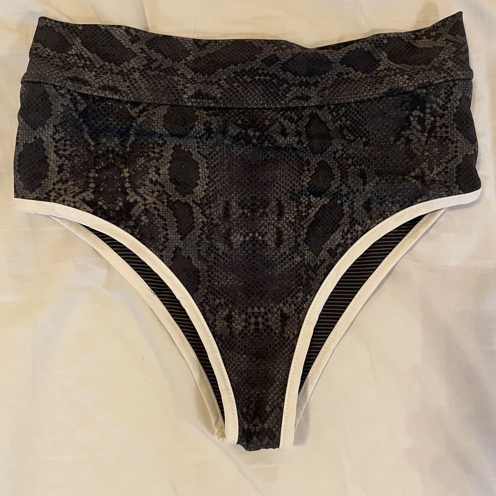 DO NOT BUY-Extra photos of Acacia